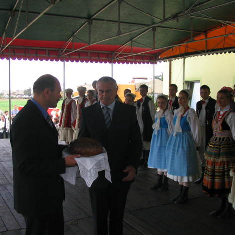 Zdjęcie z galerii Dożynki Łekno 2004