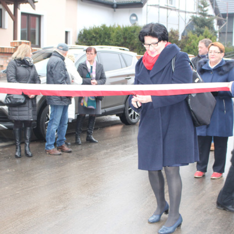 Zdjęcie z galerii Uroczyste otwarcie i poświęcenie drogi gminnej w Kobylcu