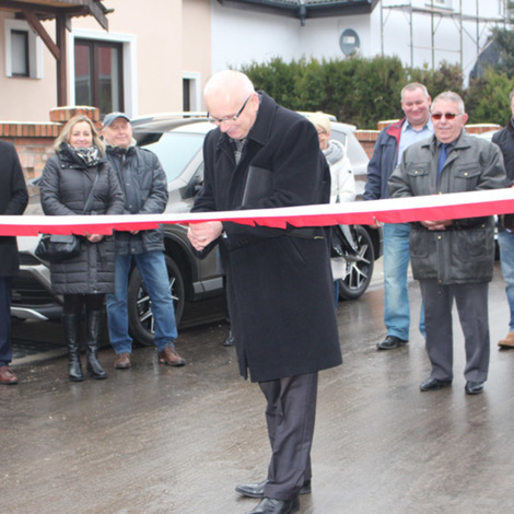 Zdjęcie z galerii Uroczyste otwarcie i poświęcenie drogi gminnej w Kobylcu