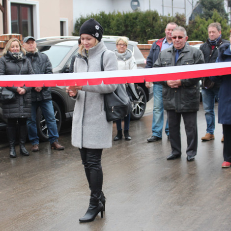 Zdjęcie z galerii Uroczyste otwarcie i poświęcenie drogi gminnej w Kobylcu