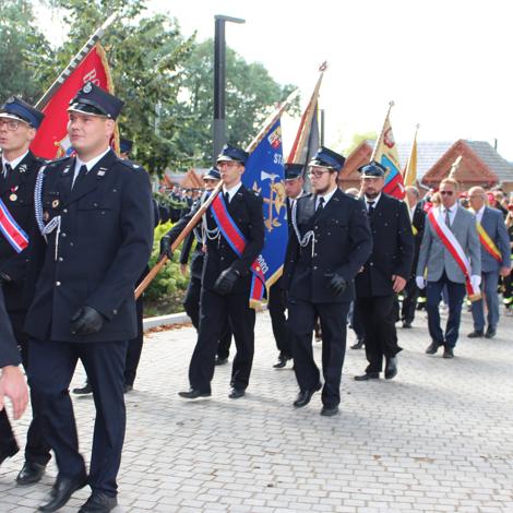 Zdjęcie z galerii Jubileusz 100-lecia OSP w Łeknie i wręczenie nowego sztandaru
