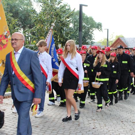 Zdjęcie z galerii Jubileusz 100-lecia OSP w Łeknie i wręczenie nowego sztandaru