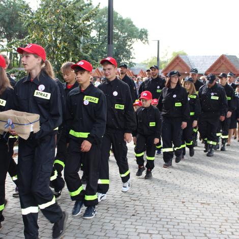 Zdjęcie z galerii Jubileusz 100-lecia OSP w Łeknie i wręczenie nowego sztandaru