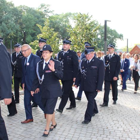 Zdjęcie z galerii Jubileusz 100-lecia OSP w Łeknie i wręczenie nowego sztandaru