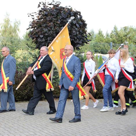 Zdjęcie z galerii Jubileusz 100-lecia OSP w Łeknie i wręczenie nowego sztandaru