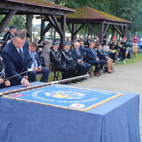 Zdjęcie z galerii Jubileusz 100-lecia OSP w Łeknie i wręczenie nowego sztandaru