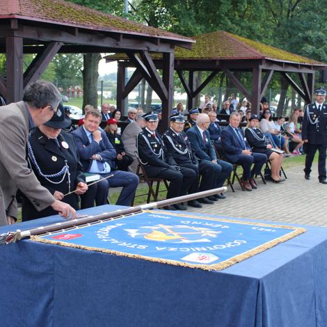 Zdjęcie z galerii Jubileusz 100-lecia OSP w Łeknie i wręczenie nowego sztandaru