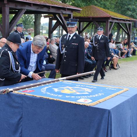 Zdjęcie z galerii Jubileusz 100-lecia OSP w Łeknie i wręczenie nowego sztandaru