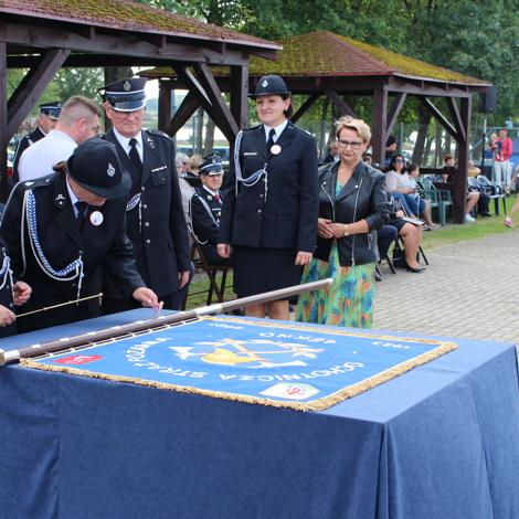Zdjęcie z galerii Jubileusz 100-lecia OSP w Łeknie i wręczenie nowego sztandaru