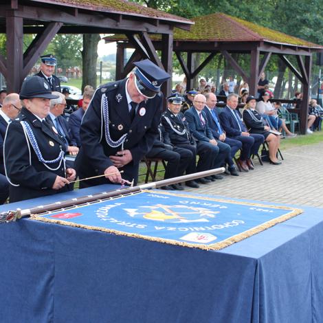 Zdjęcie z galerii Jubileusz 100-lecia OSP w Łeknie i wręczenie nowego sztandaru
