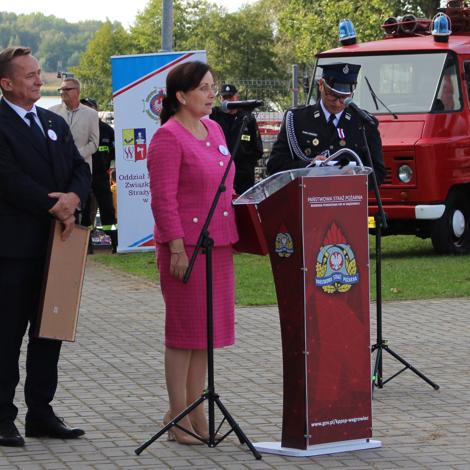 Zdjęcie z galerii Jubileusz 100-lecia OSP w Łeknie i wręczenie nowego sztandaru