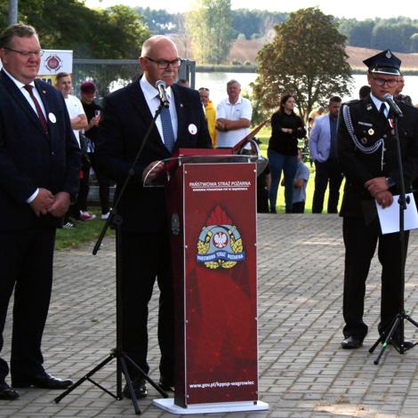 Zdjęcie z galerii Jubileusz 100-lecia OSP w Łeknie i wręczenie nowego sztandaru