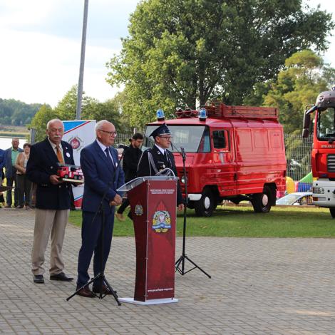 Zdjęcie z galerii Jubileusz 100-lecia OSP w Łeknie i wręczenie nowego sztandaru