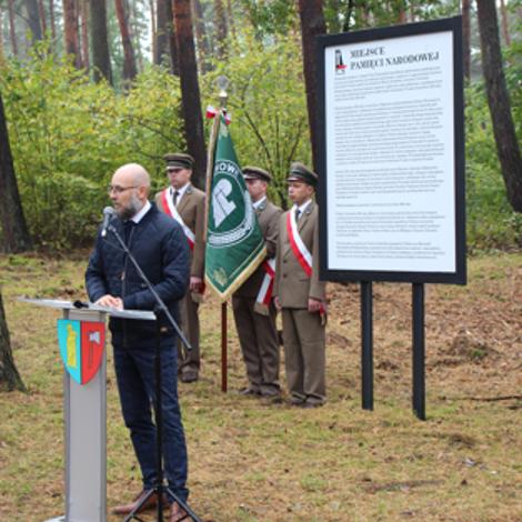 Zdjęcie z galerii XV edycja akcji medialno-edukacyjnej IPN „Zapal znicz pamięci”