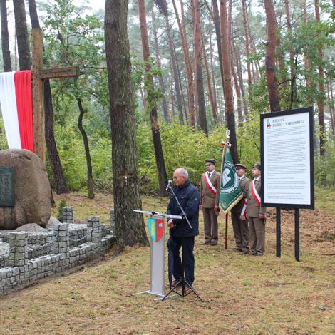 Zdjęcie z galerii XV edycja akcji medialno-edukacyjnej IPN „Zapal znicz pamięci”