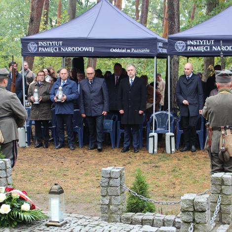 Zdjęcie z galerii XV edycja akcji medialno-edukacyjnej IPN „Zapal znicz pamięci”
