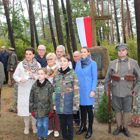 Zdjęcie z galerii XV edycja akcji medialno-edukacyjnej IPN „Zapal znicz pamięci”