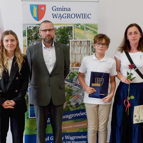 Zdjęcie z galerii Gala Edukacyjna podsumowująca rok szkolny 2023/2024