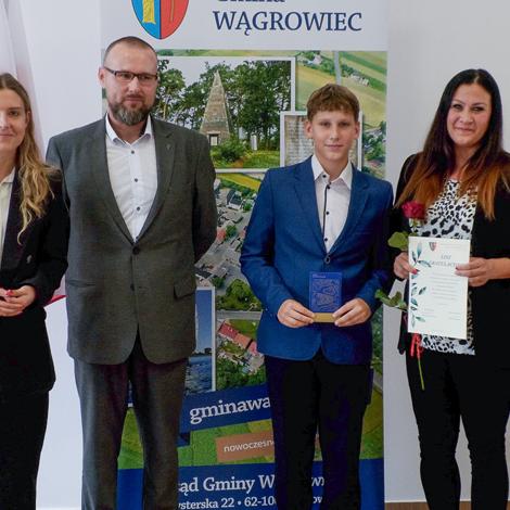 Zdjęcie z galerii Gala Edukacyjna podsumowująca rok szkolny 2023/2024