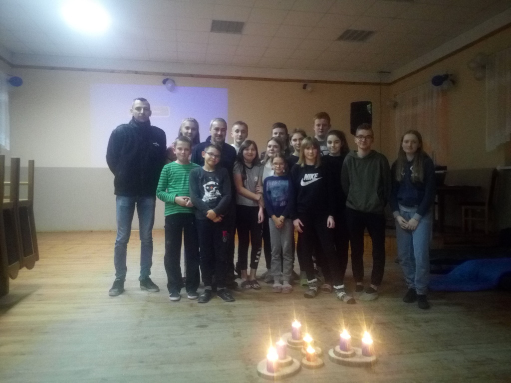 Zdjęcie uczestników Nocy w remizie (link otworzy duże zdjęcie)