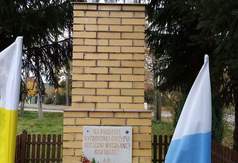 pomnik (link otworzy duże zdjęcie)