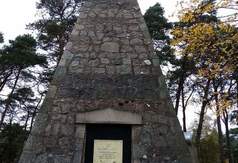 pomnik (link otworzy duże zdjęcie)