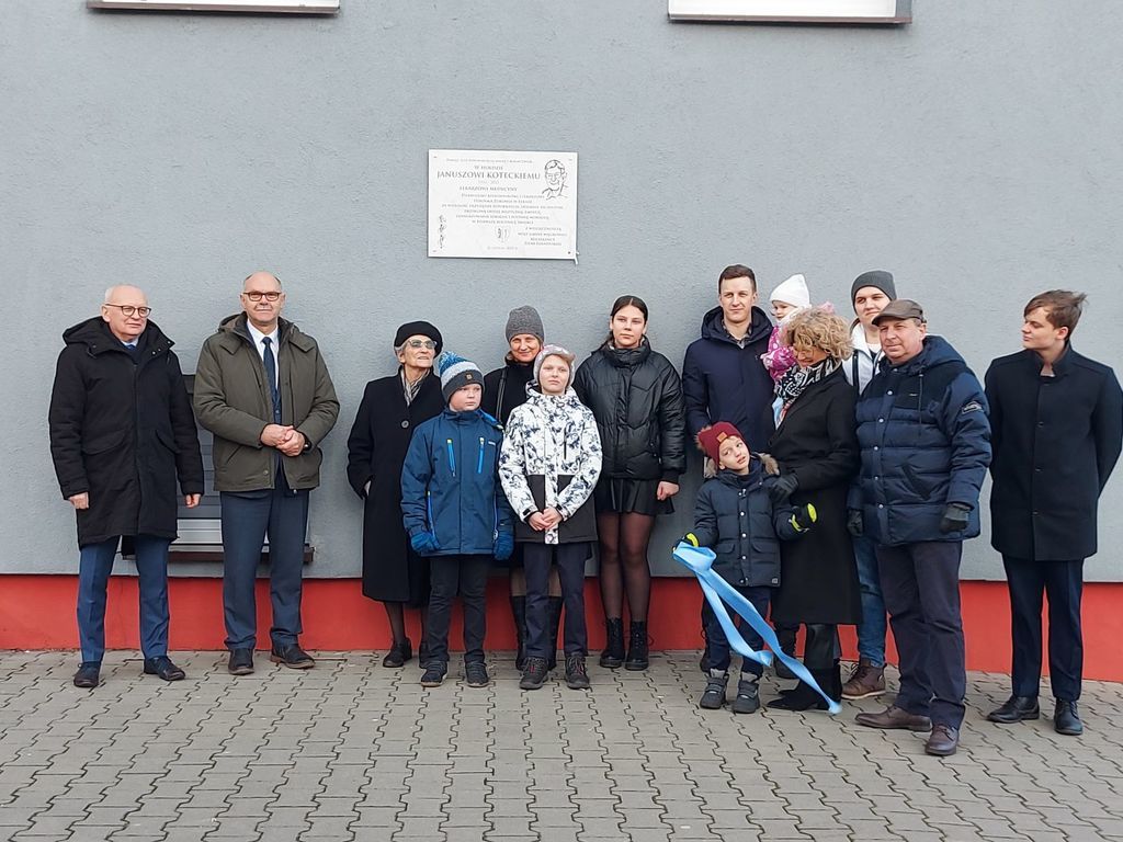 tablica (link otworzy duże zdjęcie)