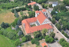ZESPÓŁ KLASZTORNY W WĄGROWCU (FOT. P WRONIECKI) (link otworzy duże zdjęcie)