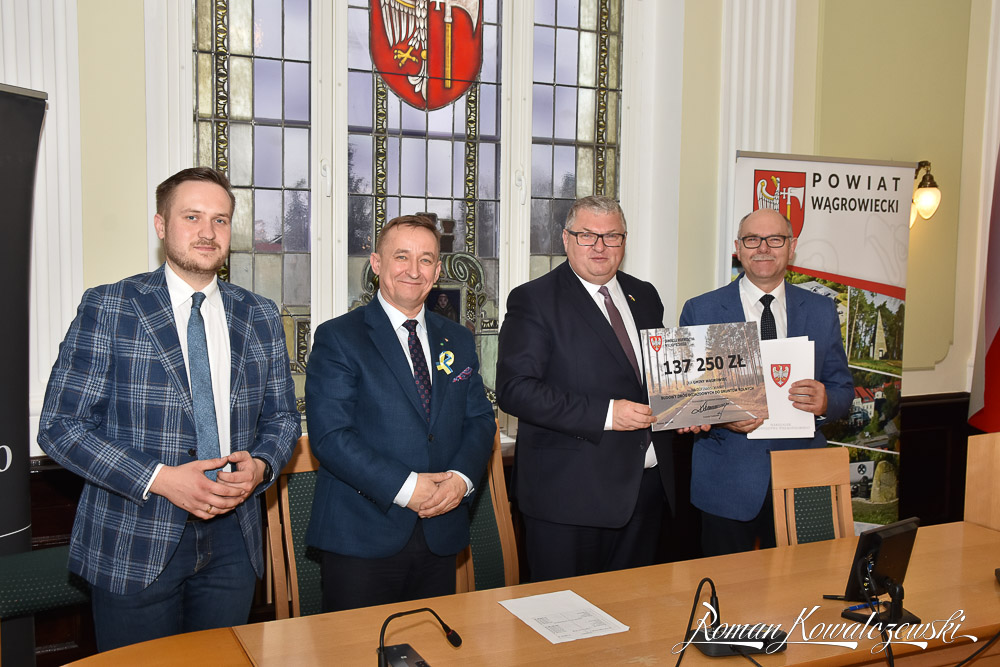 Umowa (link otworzy duże zdjęcie)