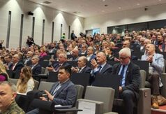 konferencja (link otworzy duże zdjęcie)