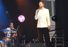 koncert Sławka Uniatowskiego (link otworzy duże zdjęcie)