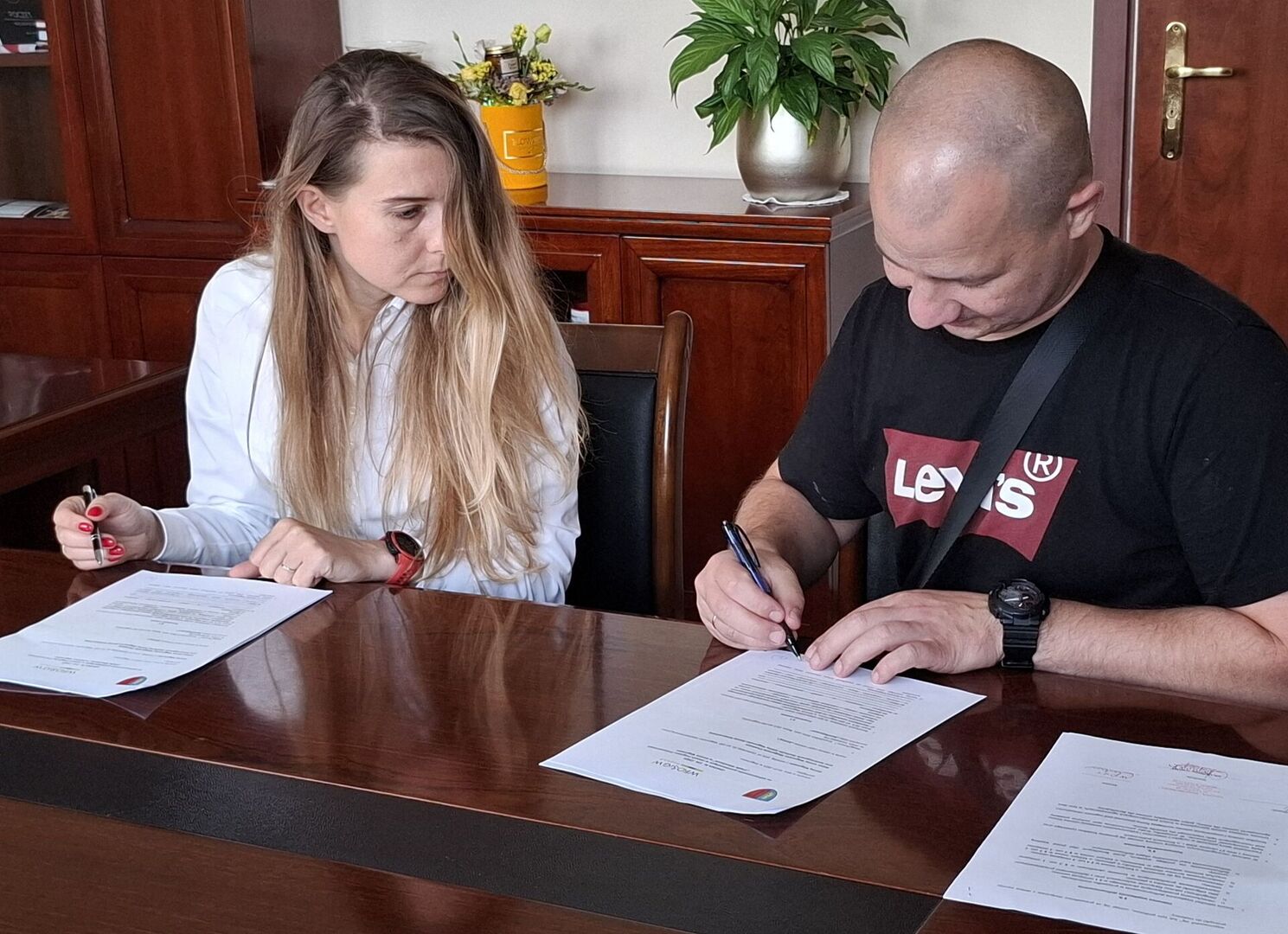 umowa (link otworzy duże zdjęcie)