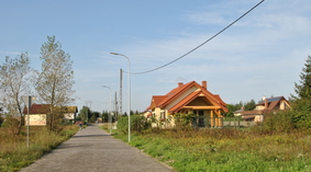 Ulica z wybudowanym oświetleniem