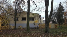 Budynek Gminnej Biblioteki Publicznej w Służewie przed termomodernizacją