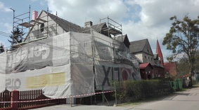 Budynek przedszkola w Otłoczynie przygotowany do demontażu płyt azbestowych