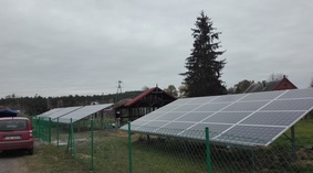 widok instalacji fotowoltaicznej na terenie Przedszkola w Otłoczynie