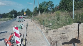 widok w trakcie budowy chodnika