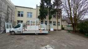Dostawa drzwi wewnętrznych.