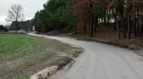 Wbudowanie pierwszej warstwy podbudowy.