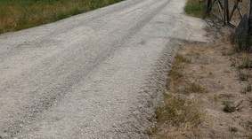 Wbudowanie górnej warstwy podbudowy.