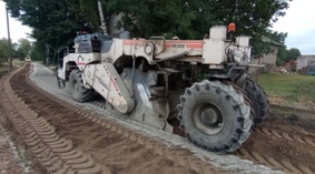 Wykonanie stabilizacji spoiwem hydraulicznym wzmocnienia podłoża gruntowego.