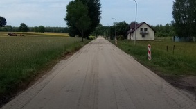 Wbudowanie i zagęszczenie podbudowy.