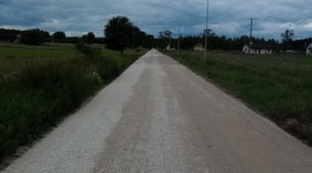 Wbudowanie i zagęszczenie podbudowy.