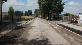 Frezowanie istniejącej nawierzchni jezdni od km 0+000 do km 0+405.