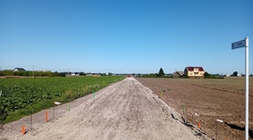 Wbudowanie podbudowy - kruszywa łamanego.