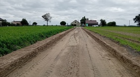 Korytowanie drogi.