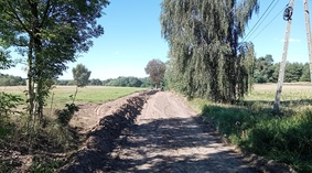 Korytowanie drogi.