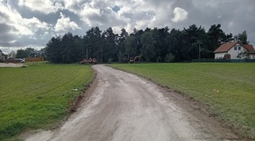 Rozpoczęto prace budowlane. Wykonanie koryta.