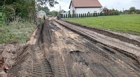 Korytowanie drogi.