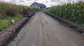 Korytowanie drogi.